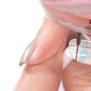 anchoring_neiru_straight_fine_lines_for_nail_art